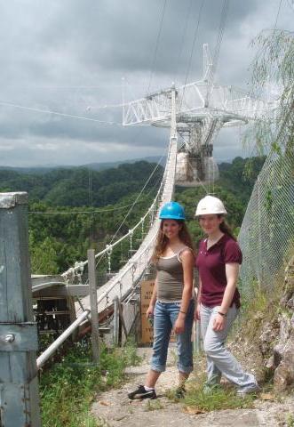 Deborah Farrington ’09 (left) and Emily Altiere ’10